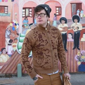 Rosasen zip up sweatshirt. Men's size medium